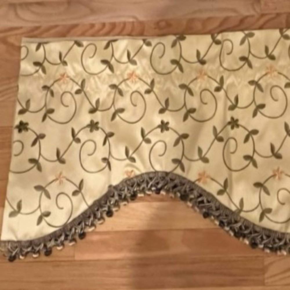 Decorative Window Valance with Trim